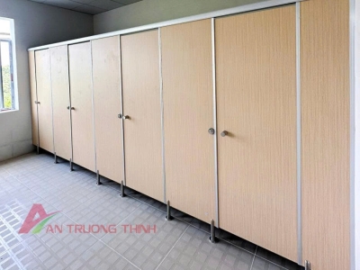 Vách Ngăn Toilet Compact HPL [ An Trường Thịnh]